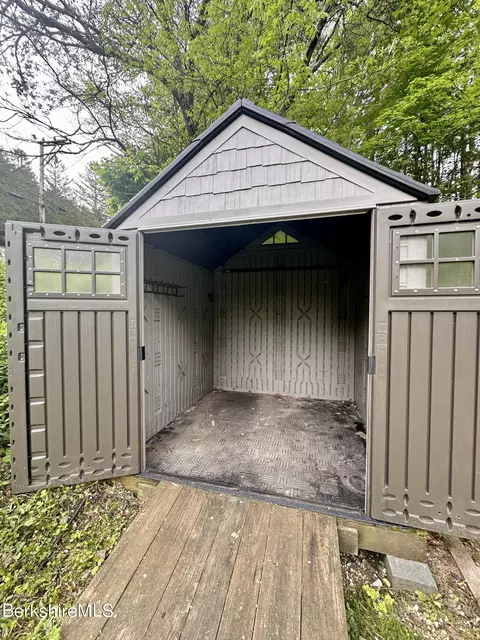 325 Laurel St, Lee, MA 01238 photo 30