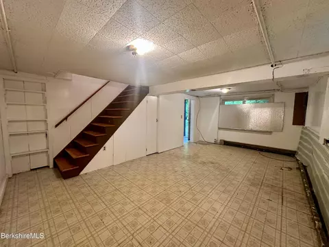 325 Laurel St, Lee, MA 01238 photo 17