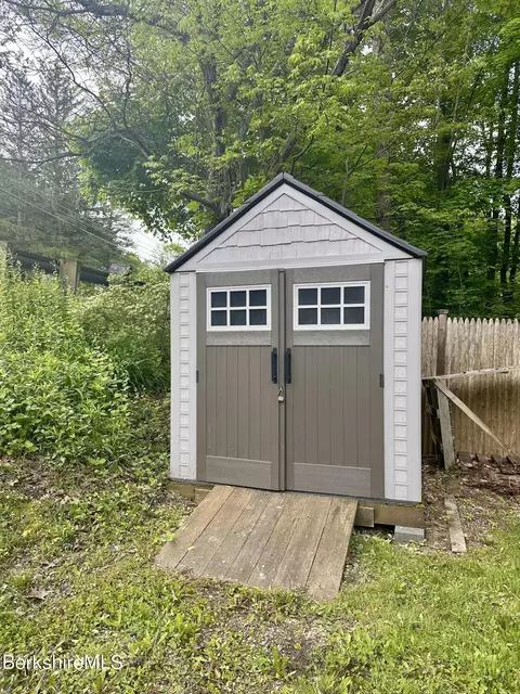 325 Laurel St, Lee, MA 01238 photo 29