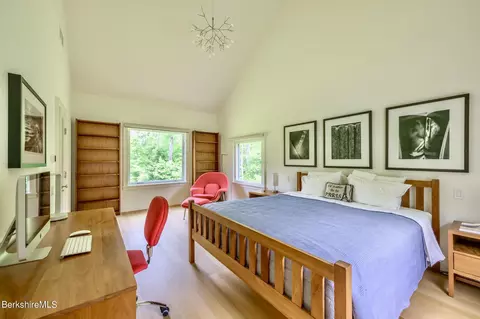 Bedroom - 403 S Undermountain Rd, Sheffield, MA 01257 photo 1 of 4