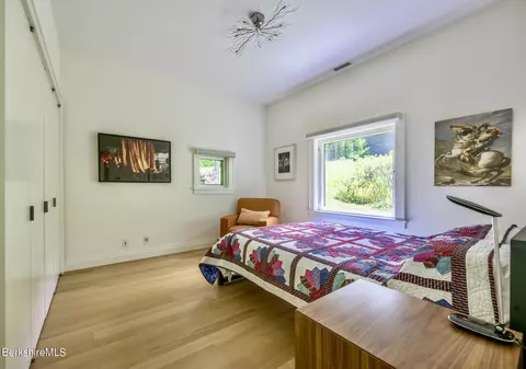 Bedroom - 403 S Undermountain Rd, Sheffield, MA 01257 photo 2 of 4