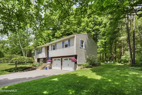 196 Velma Ave, Pittsfield, MA 01201