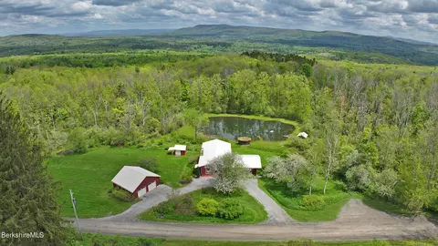 134 Top Of Dean Hill Rd, Canaan, NY 12029