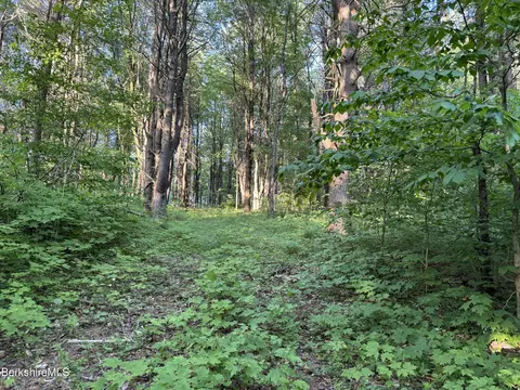 334 High St, Becket, MA 01223