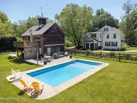 5 Water St, West Stockbridge, MA 01266
