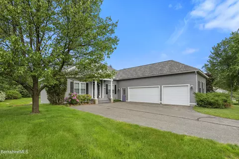 265 Pine Cone Ln, Hinsdale, MA 01235
