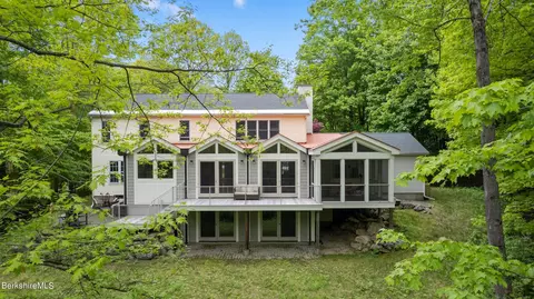 2 Dunmore Ct, Lenox, MA 01240