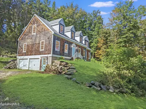 38 Glendale Rd # A, Stockbridge, MA 01262