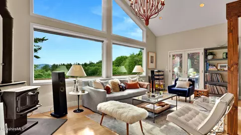 452 Shunpike Rd, Sheffield, MA 01257