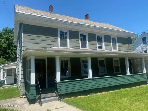 37-39 Grove St, Adams, MA 01220