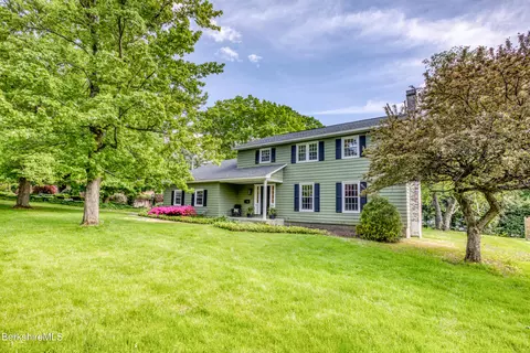 90 Dawes Ave, Pittsfield, MA 01201