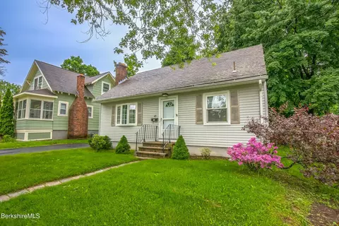 45 Dexter St, Pittsfield, MA 01201
