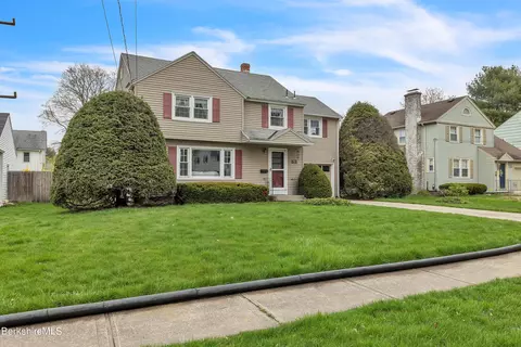 53 Cambridge Ave, Pittsfield, MA 01201