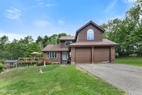 265 Bilodeau Brook Rd, Hinsdale, MA 01235