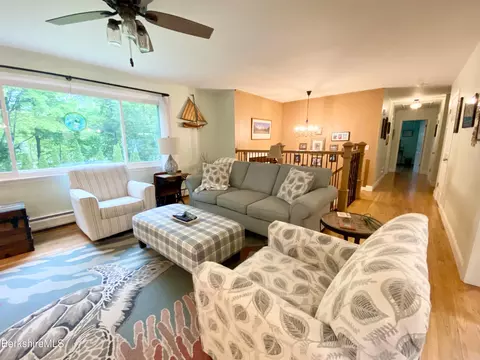 4 Devonshire Dr, Cheshire, MA 01225 photo 4