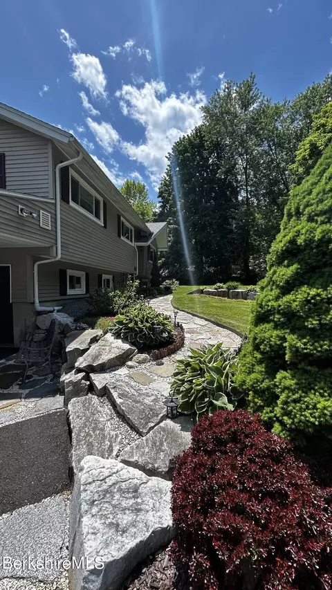 4 Devonshire Dr, Cheshire, MA 01225 photo 39