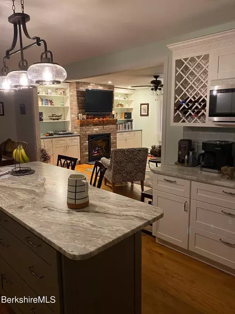 4 Devonshire Dr, Cheshire, MA 01225 photo 12