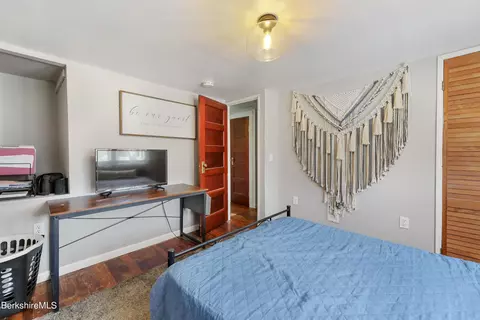 Bedroom - 167 Loop Rd, Savoy, MA 01256 photo 4 of 5