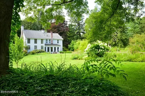 184 Hillsdale Rd, Great Barrington, MA 01230