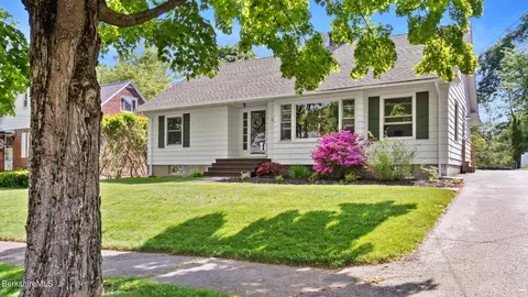 23 Ridgeway Ave, Pittsfield, MA 01201