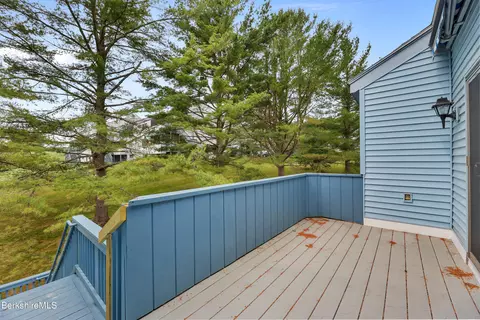 Exterior - 4 Rolling Hills Bld4 -- UNIT 9, Lenox, MA 01240 photo 4 of 12