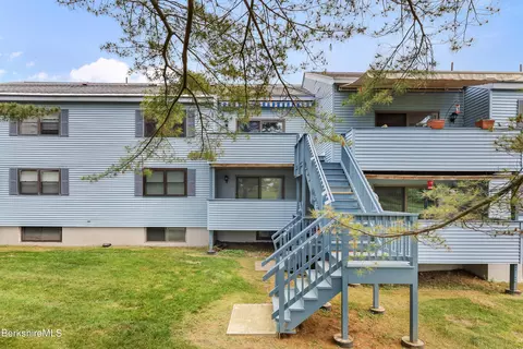 Exterior - 4 Rolling Hills Bld4 -- UNIT 9, Lenox, MA 01240 photo 2 of 12
