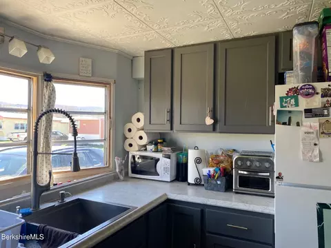 8 5th Ave, Cheshire, MA 01225 photo 3