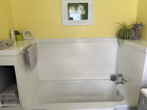 415 Fairview St, Lee, MA 01238 photo 35