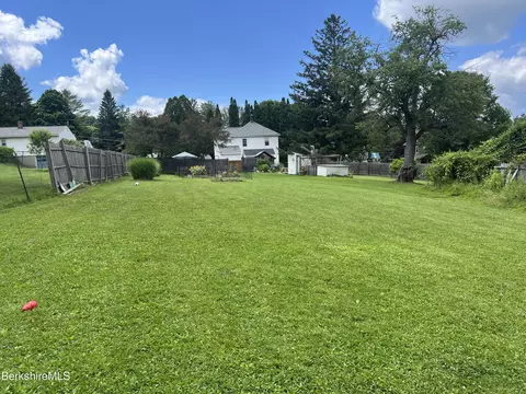 415 Fairview St, Lee, MA 01238 photo 10