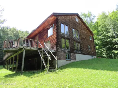 460 Sparrow Dr, Stamford, VT 05352