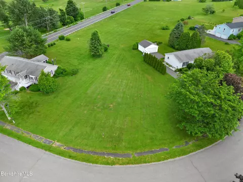 Faucett Ln, Pittsfield, MA 01201