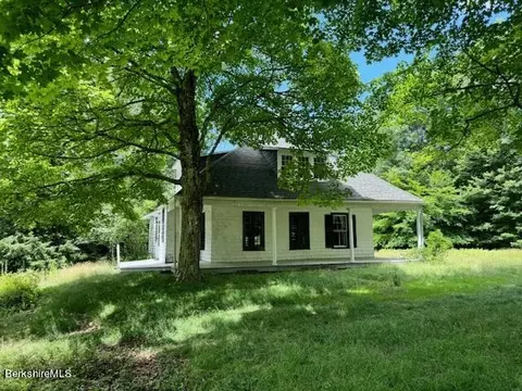 40 Club Grounds Rd, Mount Washington, MA 01258