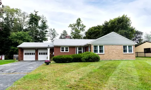 47 Kittredge Rd, Pittsfield, MA 01201
