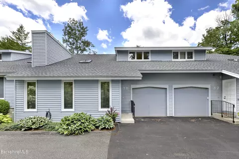 38 Wexford Ct #38, Lenox, MA 01240