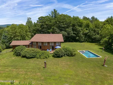105 Bears Den Rd, Sheffield, MA 01257