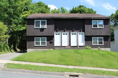 52 Curtis Ter, Pittsfield, MA 01201
