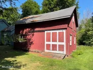 41 Main St #CARRIAGE HOUSE, Stockbridge, MA 01262
