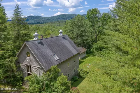20 Ice Glen Rd, Stockbridge, MA 01262