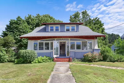 36 Lakeway Dr, Pittsfield, MA 01201