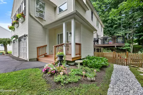 77 Frederick Dr, Dalton, MA 01226