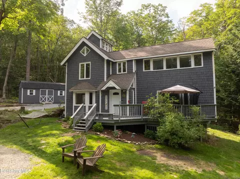 585 Leonhardt Rd, Becket, MA 01223