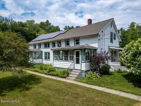 203 High St, Housatonic, MA 01236