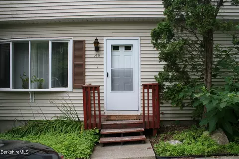 14 Clifford St #A5, Pittsfield, MA 01201