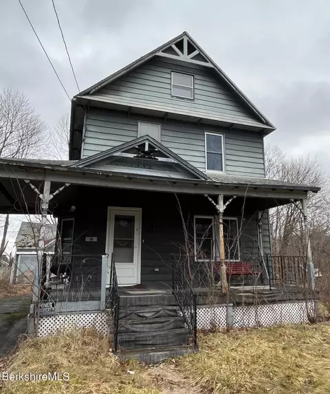 5 West St, Adams, MA 01220