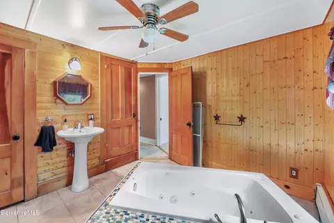 90 E Hoosac St, Adams, MA 01220 photo 23