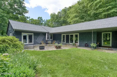 27 B Oxbow Rd, Egremont, MA 01230