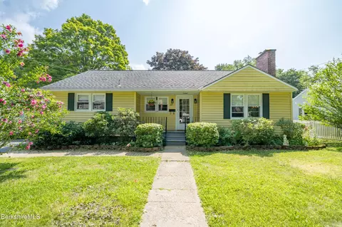 37 Elmview Ter, Pittsfield, MA 01201