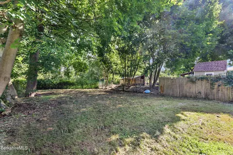 Exterior - 132 Danforth Ave, Pittsfield, MA 01201 photo 4 of 6