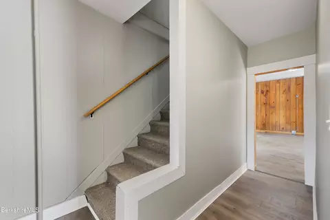 Entry Way - 132 Danforth Ave, Pittsfield, MA 01201 photo 2 of 4