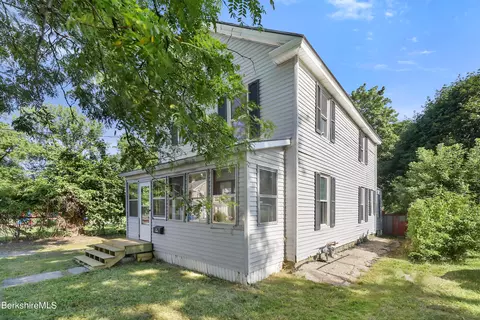 132 Danforth Ave, Pittsfield, MA 01201
